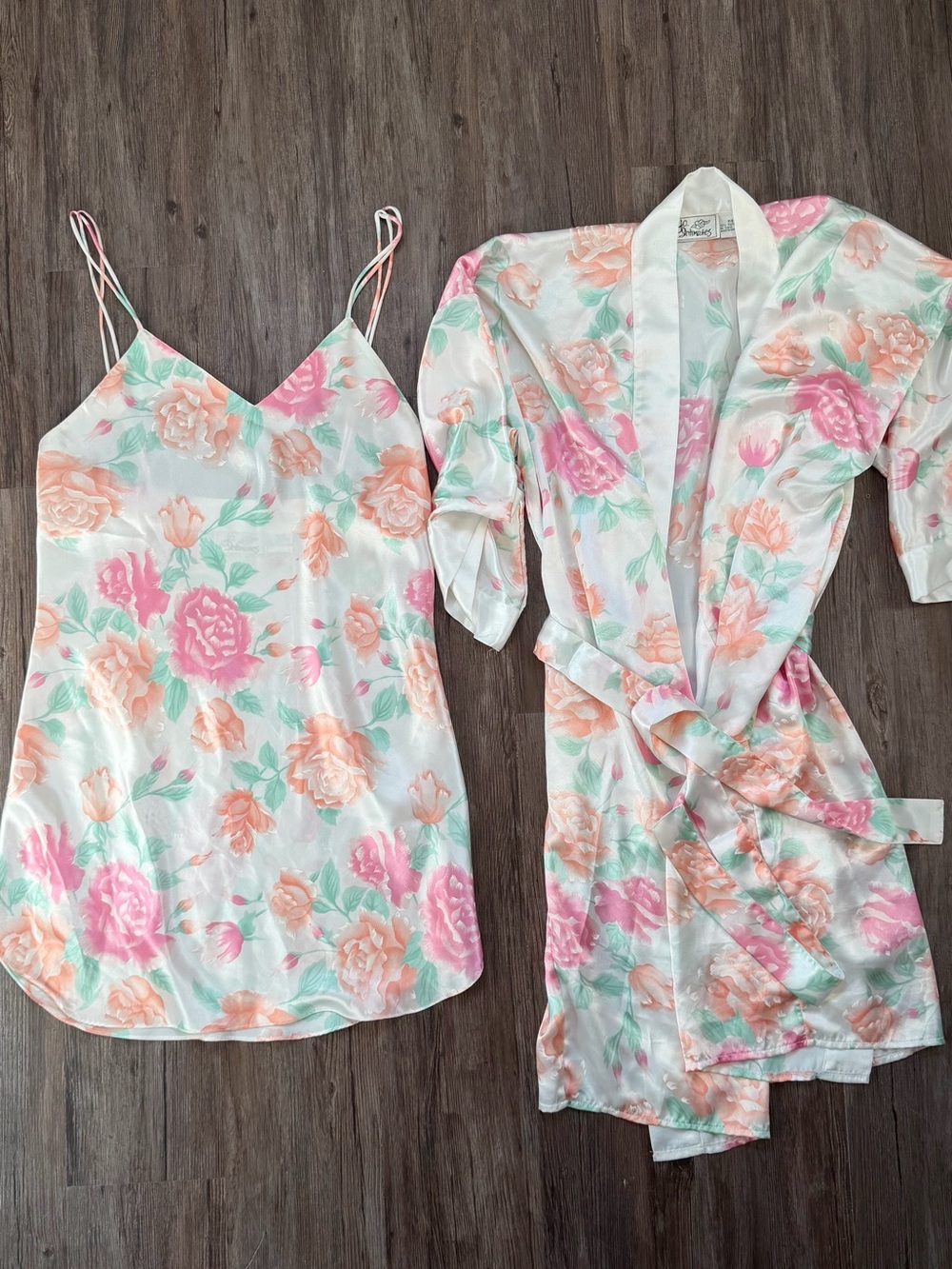 Floral Satin Chemise & Robe Set - White with Pink & Peach Flowers